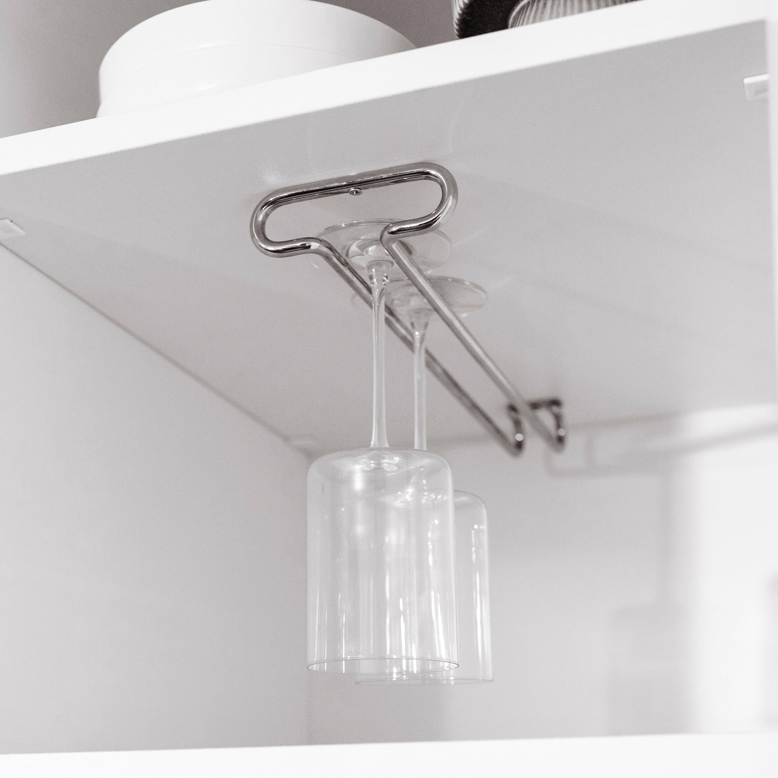 High-quality wine glass holder, made of steel, surface: chrome-plated, 410 mm (16-9/64"), 8930111. Practical glass hanger for wine glasses, champagne glasses, cocktail glasses, cognac glasses, goblets and much more, by EMUCA - Image 2